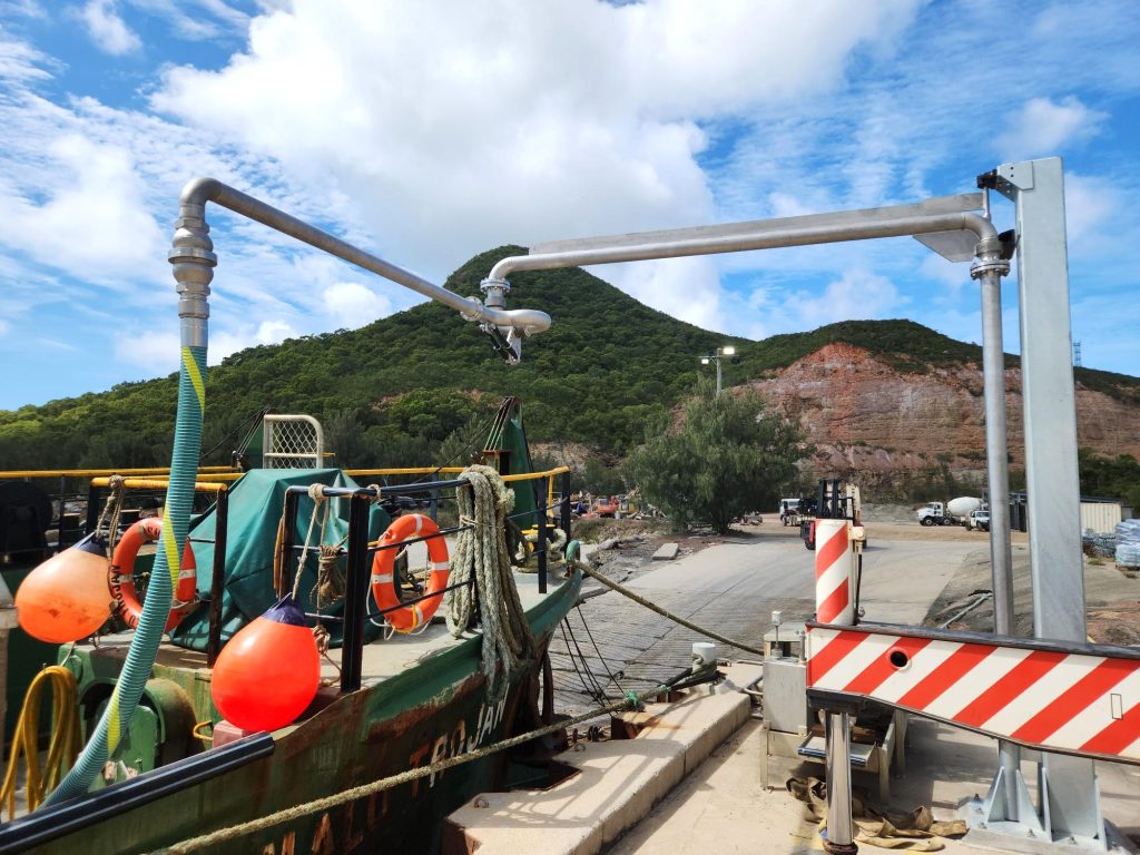 Swing Arm Refuelling